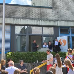 Link öffnet seitenüberlagerndes Dialog-Fenster