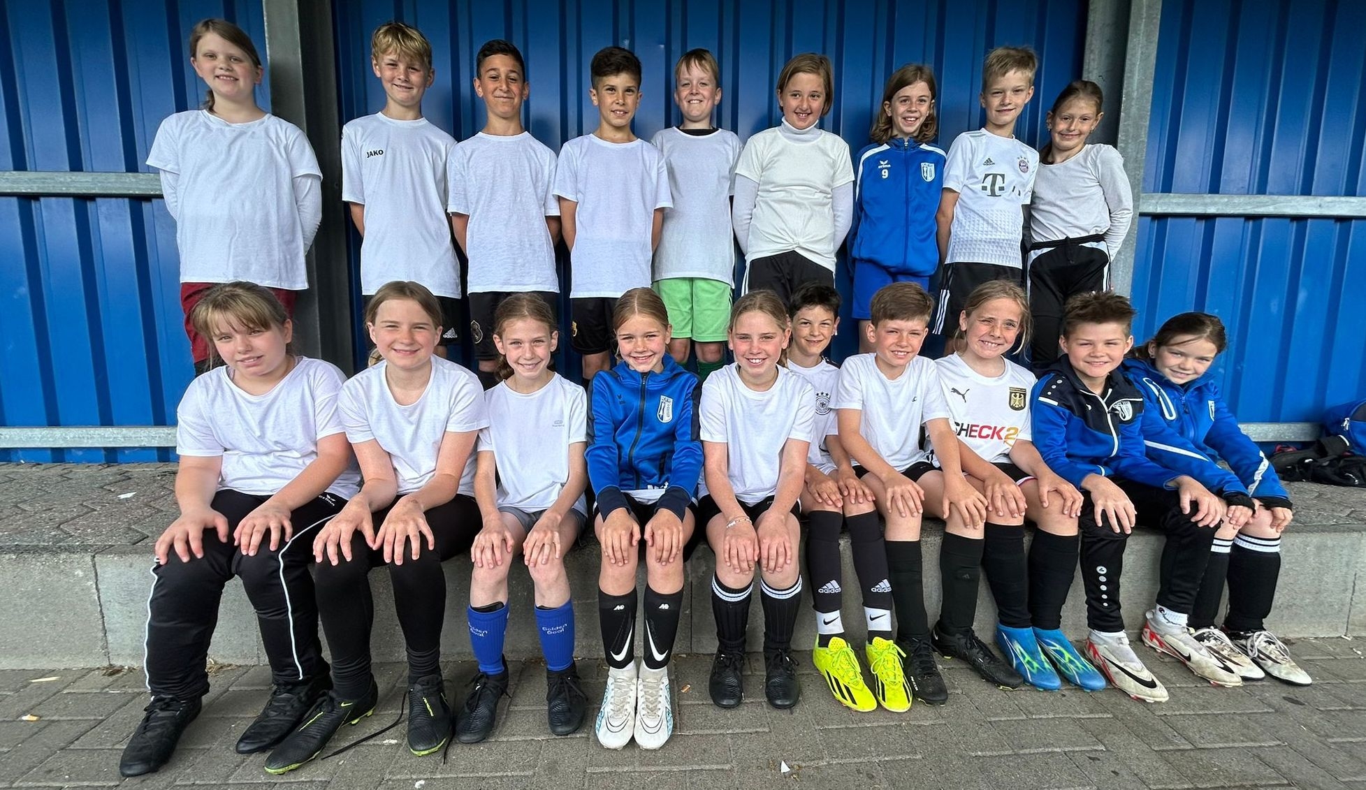 Spielerinnen und Spieler für die Georgschule beim Stadtwerke Grundschul-Cup.