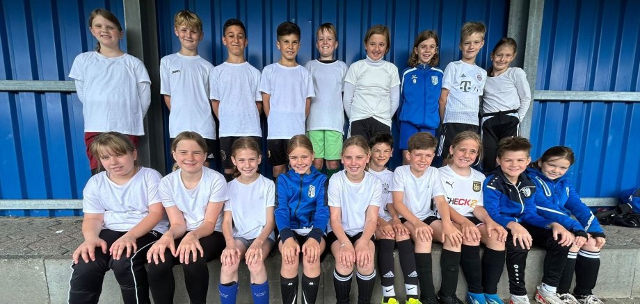 Spielerinnen und Spieler für die Georgschule beim Stadtwerke Grundschul-Cup.