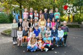 Kinder der Fuchsklasse mit ihrer Klassenlehrerin.