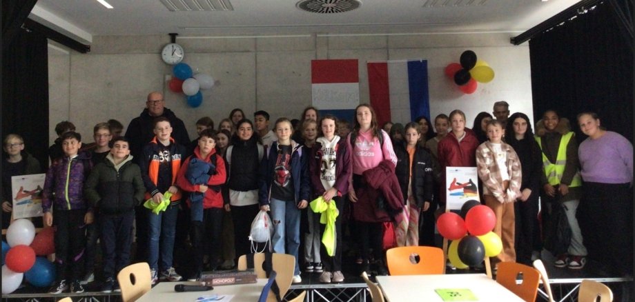 Gruppenbild aller Teilnehmenden Schüler*innen 