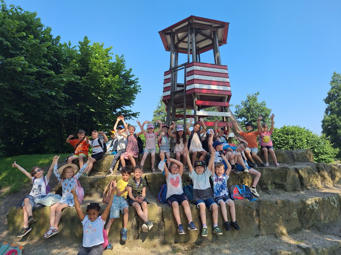 Klassenfoto auf dem Piratenspielplatz