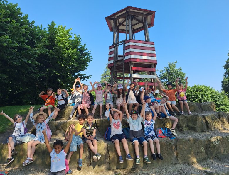 Klassenfoto auf dem Piratenspielplatz