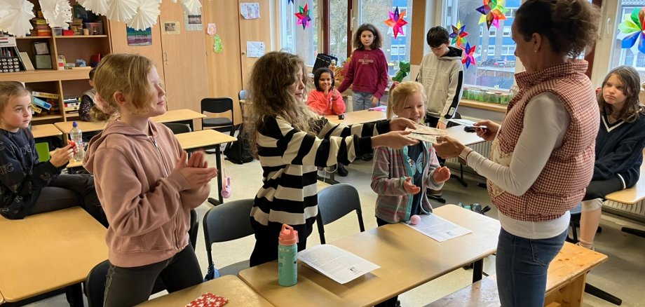 Die Klassensieger beim schulinternen Lesewettbewerb. 