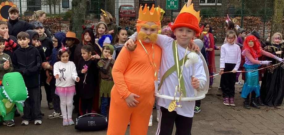 Kinder der Viktoriaschule feiern Karneval
