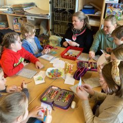 Weichnachtliches Basteln in der Klasse 3c.